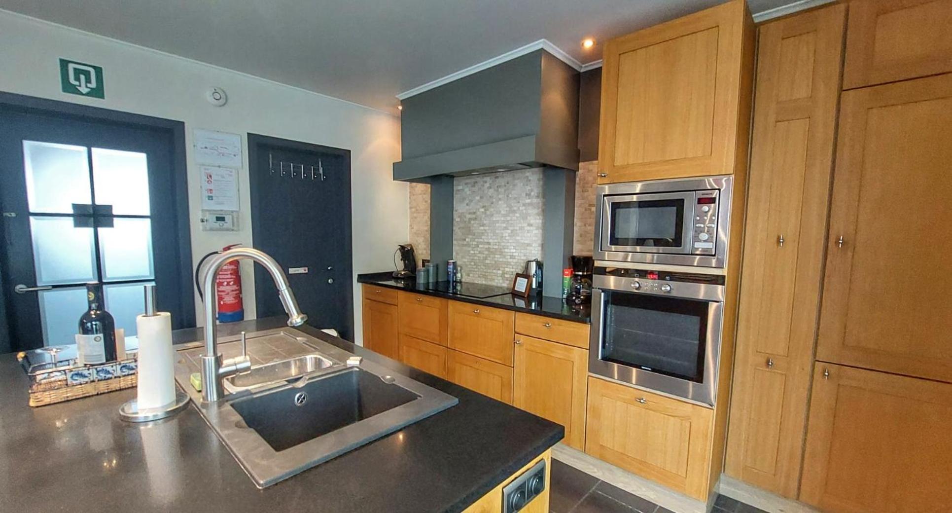 The White Door Apartment Aalst Bagian luar foto